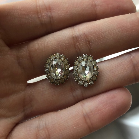 Oval halo stud earrings - Picture 2 of 2